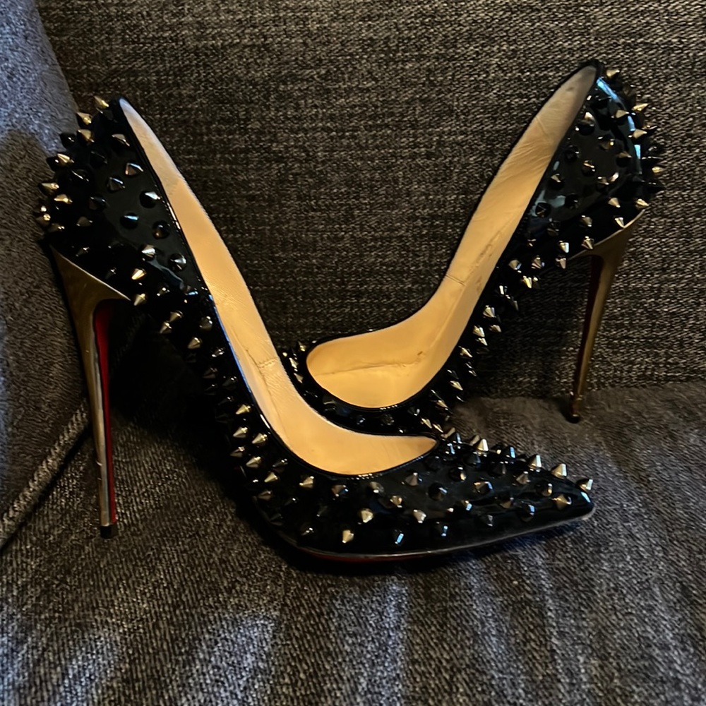 Christian Louboutin Pigalle spiked heel size 39. Good used condition.